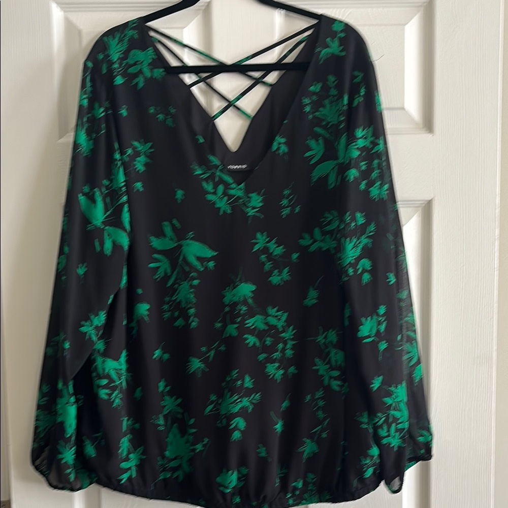 Torrid Green and Black Backless Long Sleeve Blouse